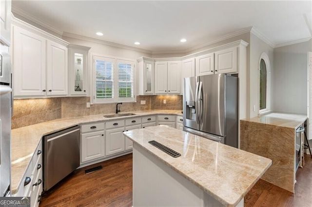 6005 Oakbury Lane, Suwanee, GA 30024