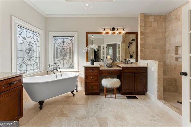 6005 Oakbury Lane, Suwanee, GA 30024