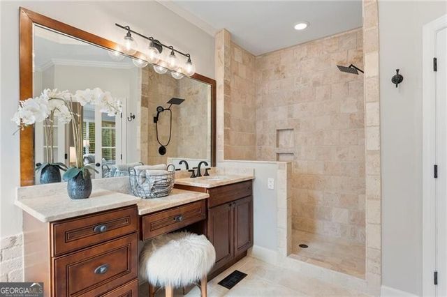 6005 Oakbury Lane, Suwanee, GA 30024