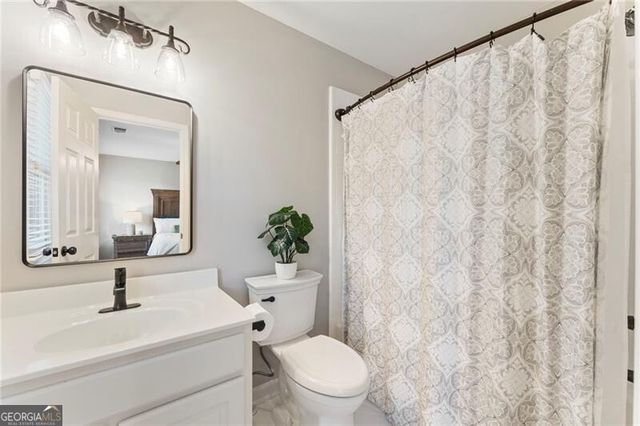 6005 Oakbury Lane, Suwanee, GA 30024