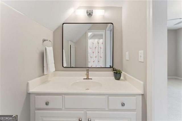 6005 Oakbury Lane, Suwanee, GA 30024