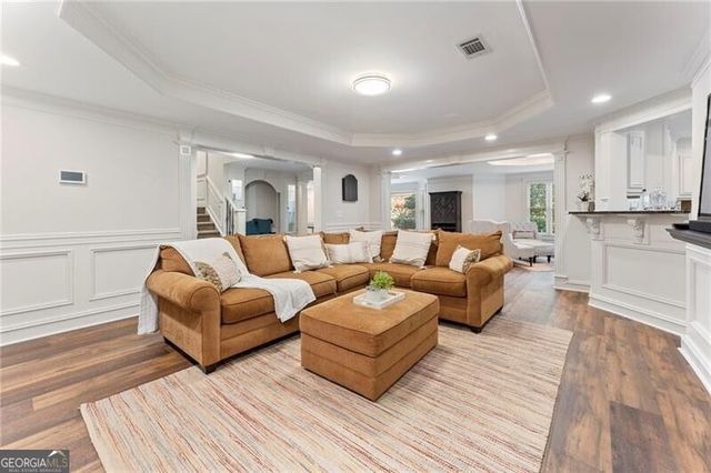 6005 Oakbury Lane, Suwanee, GA 30024