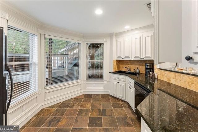 6005 Oakbury Lane, Suwanee, GA 30024