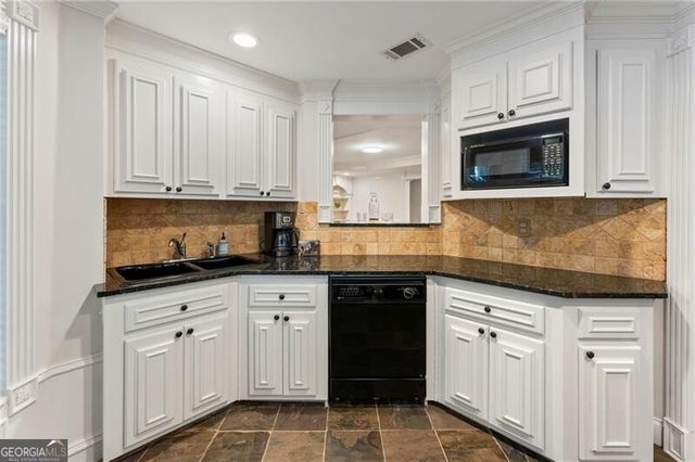 6005 Oakbury Lane, Suwanee, GA 30024