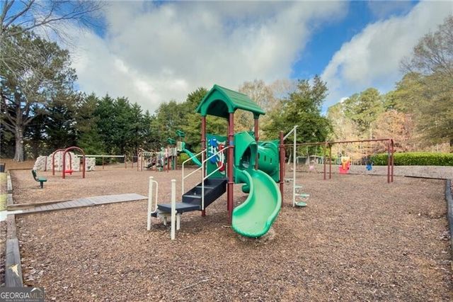 6005 Oakbury Lane, Suwanee, GA 30024