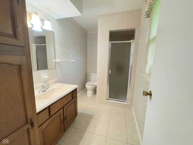 768 Leisure Lane, Greenwood, IN 46142