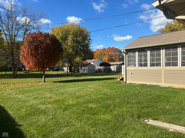 768 Leisure Lane, Greenwood, IN 46142