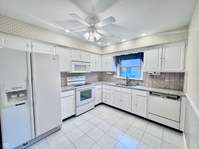 768 Leisure Lane, Greenwood, IN 46142