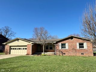 768 Leisure Lane, Greenwood, IN 46142