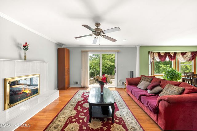 23 Dunn Drive, Marlboro, NJ 07746