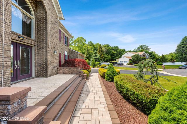 23 Dunn Drive, Marlboro, NJ 07746