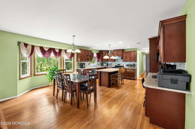 23 Dunn Drive, Marlboro, NJ 07746