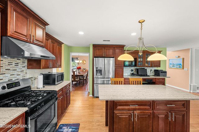 23 Dunn Drive, Marlboro, NJ 07746