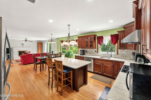 23 Dunn Drive, Marlboro, NJ 07746