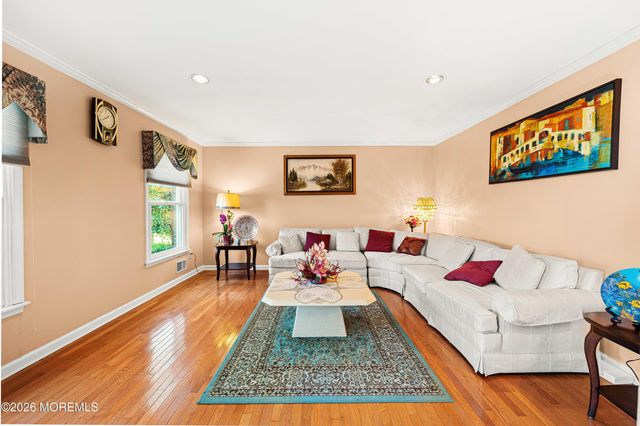23 Dunn Drive, Marlboro, NJ 07746