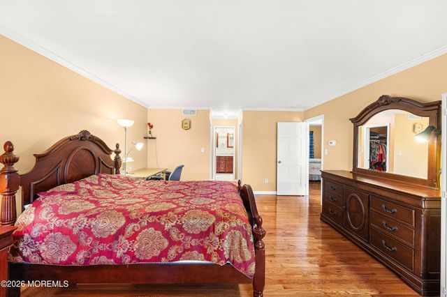 23 Dunn Drive, Marlboro, NJ 07746