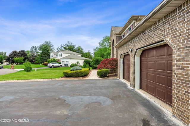 23 Dunn Drive, Marlboro, NJ 07746