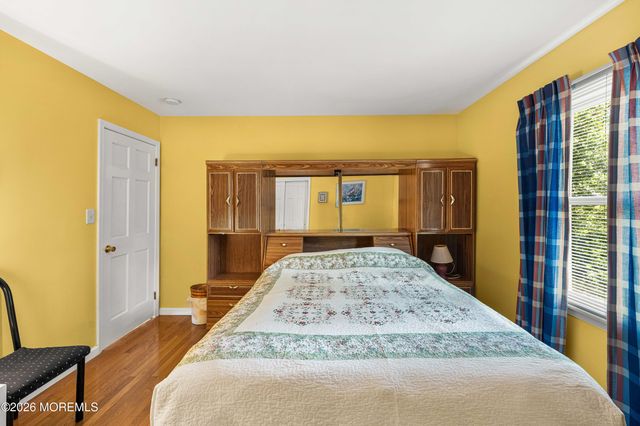 23 Dunn Drive, Marlboro, NJ 07746