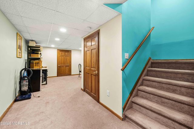 23 Dunn Drive, Marlboro, NJ 07746