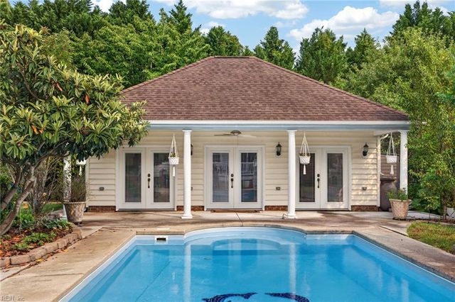 1864 Mayberry DR, Virginia Beach, VA 23456