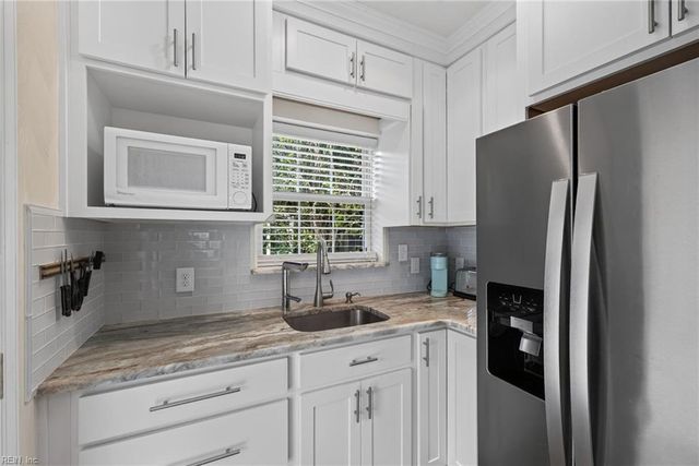 1864 Mayberry DR, Virginia Beach, VA 23456