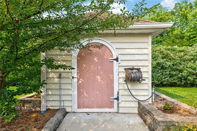 1864 Mayberry DR, Virginia Beach, VA 23456