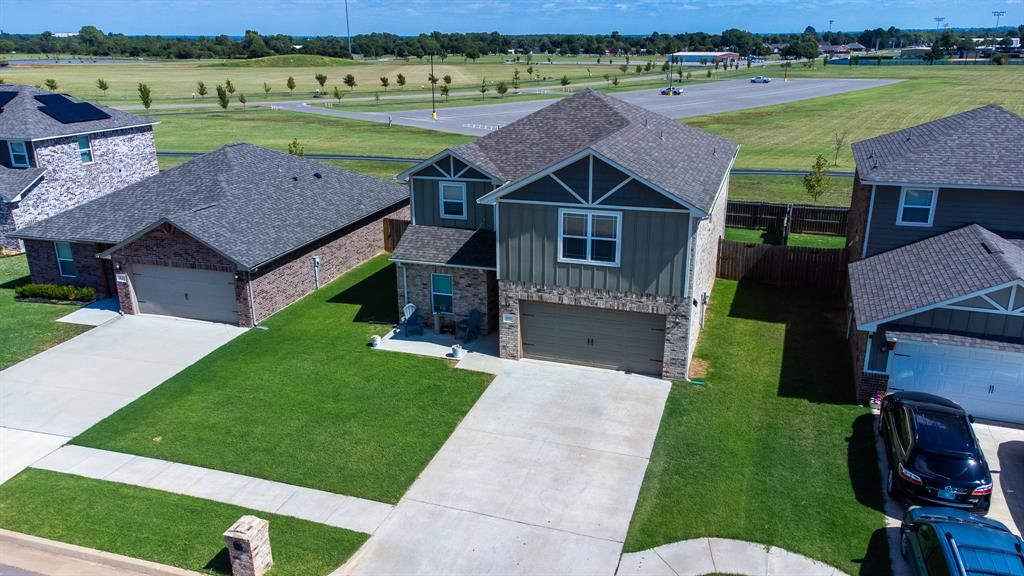 808 St James Place, Newcastle, OK 73065