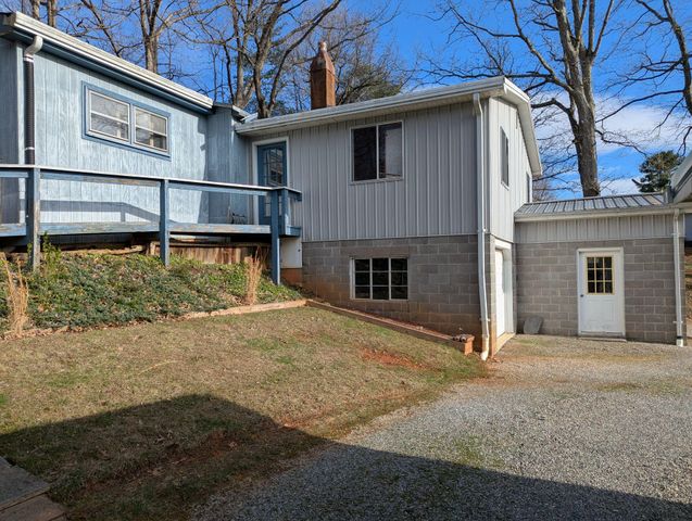 45 Meadow View AVE, Rocky Mount, VA 24151