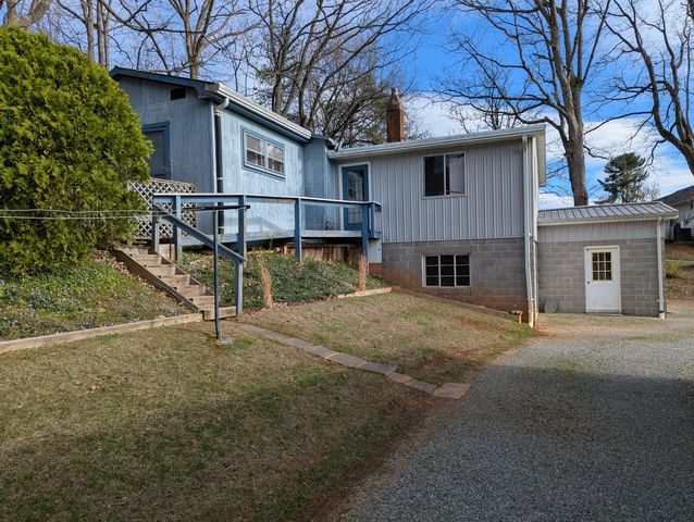 45 Meadow View AVE, Rocky Mount, VA 24151