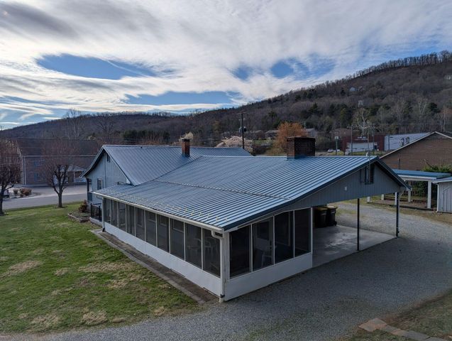 45 Meadow View AVE, Rocky Mount, VA 24151