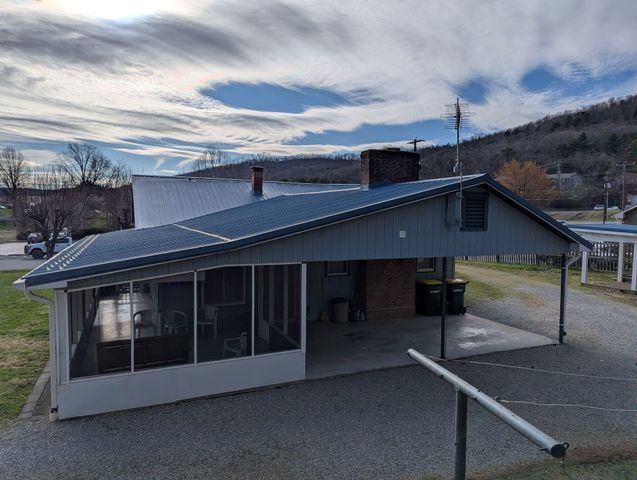 45 Meadow View AVE, Rocky Mount, VA 24151