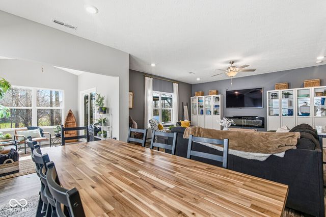 1225 S Aberdeen Drive, Franklin, IN 46131