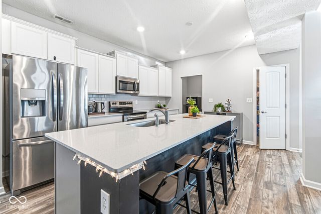 1225 S Aberdeen Drive, Franklin, IN 46131