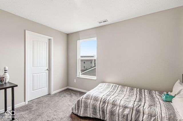 1225 S Aberdeen Drive, Franklin, IN 46131