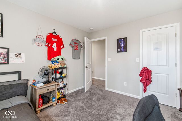 1225 S Aberdeen Drive, Franklin, IN 46131