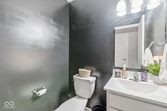 1225 S Aberdeen Drive, Franklin, IN 46131