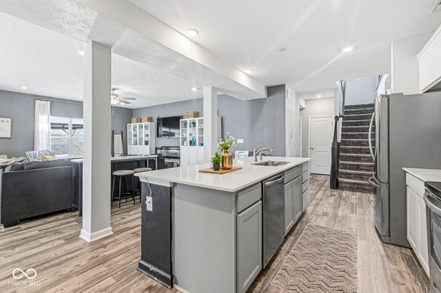 1225 S Aberdeen Drive, Franklin, IN 46131