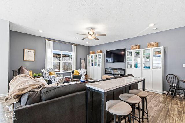 1225 S Aberdeen Drive, Franklin, IN 46131