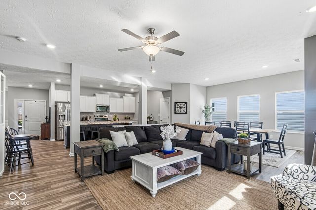 1225 S Aberdeen Drive, Franklin, IN 46131