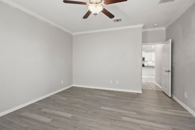 702 S Galley Drive, Crosby, TX 77532