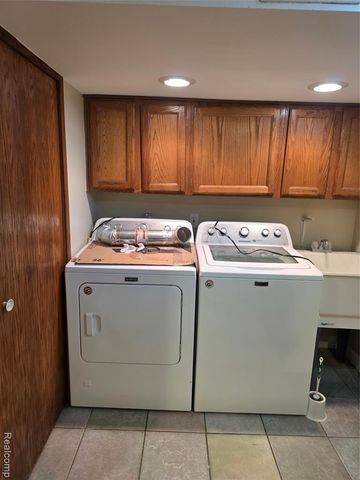 18881 Merriman Road, Livonia, MI 48152