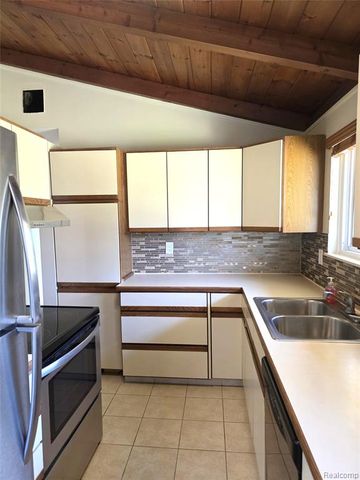 18881 Merriman Road, Livonia, MI 48152
