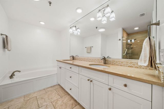 11370 Twelve Oaks Way 418, North Palm Beach, FL 33408