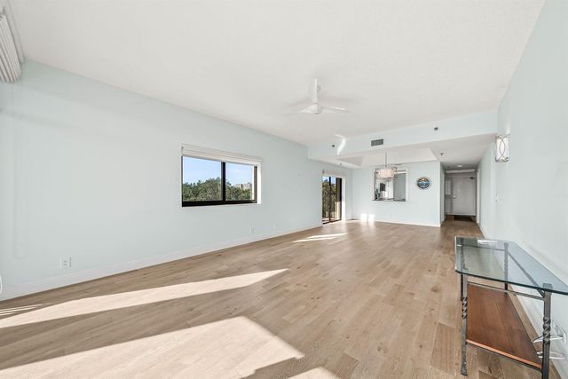 11370 Twelve Oaks Way 418, North Palm Beach, FL 33408