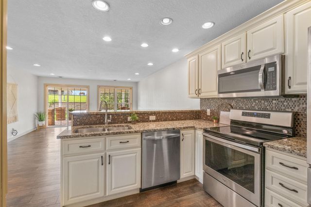 5136 Sweet Water Circle, Waterloo, IA 50701