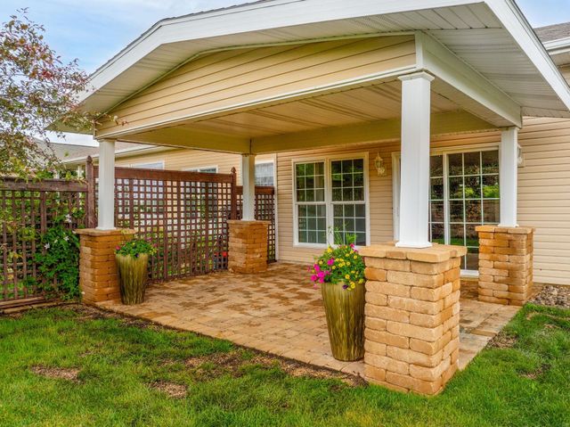 5136 Sweet Water Circle, Waterloo, IA 50701