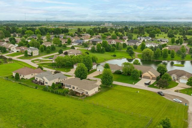 5136 Sweet Water Circle, Waterloo, IA 50701