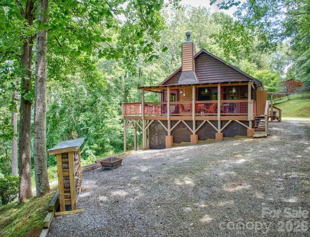 612 Whispering Winds Road, Waynesville, NC 28785