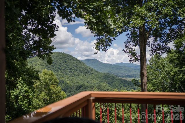 612 Whispering Winds Road, Waynesville, NC 28785