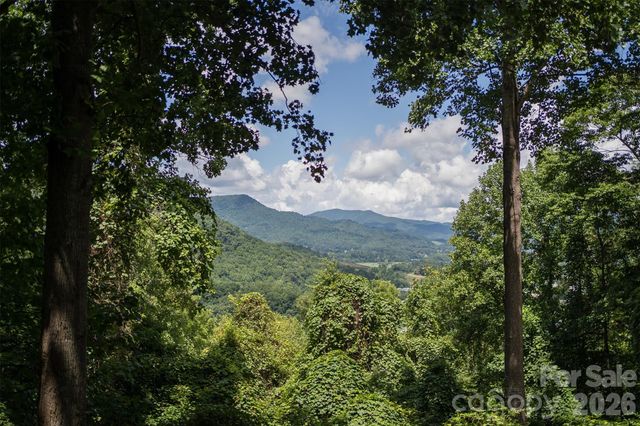 612 Whispering Winds Road, Waynesville, NC 28785